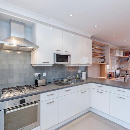 Beautiful Spacious 1BD Flat in Victoria Londres Exterior foto