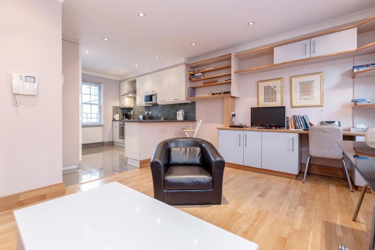 Beautiful Spacious 1BD Flat in Victoria Londres Exterior foto
