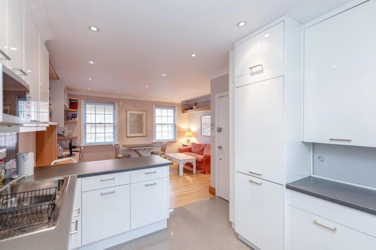 Beautiful Spacious 1BD Flat in Victoria Londres Exterior foto